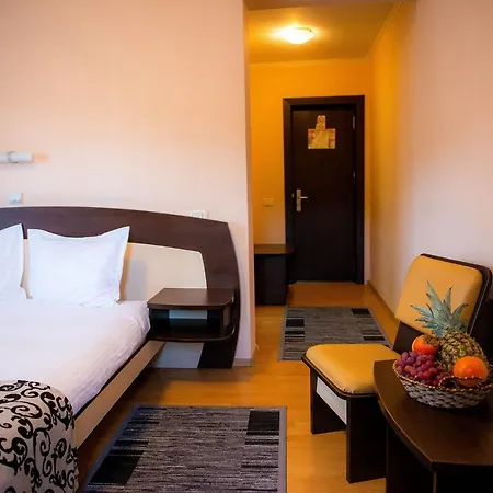 Casa Maia 2*